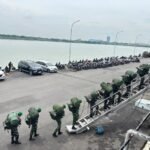 KRI Surabaya-591 Memberangkatkan Prajurit dan Bantuan Kemanusiaan, Wujud Sinergi TNI Pulihkan Aceh dan Sumatera Pasca Bencana