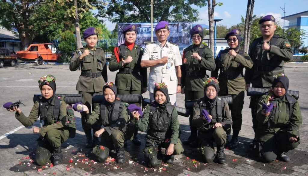 UHT Dorong Mahasiswa KIP-K Berprestasi dan Berjiwa Bela Negara Melalui Menwa