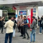 Polsek Kebomas Gandeng YALPK Group Gelar Baksos Ojol Gresik Sumringah Dapat Sembako dan BBM Gratis