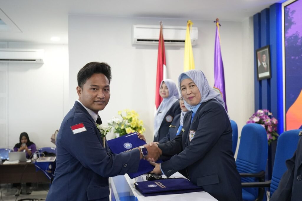 Fakultas Psikologi UHT Gelar Yudisium Semester Genap, Kukuhkan 61 Lulusan