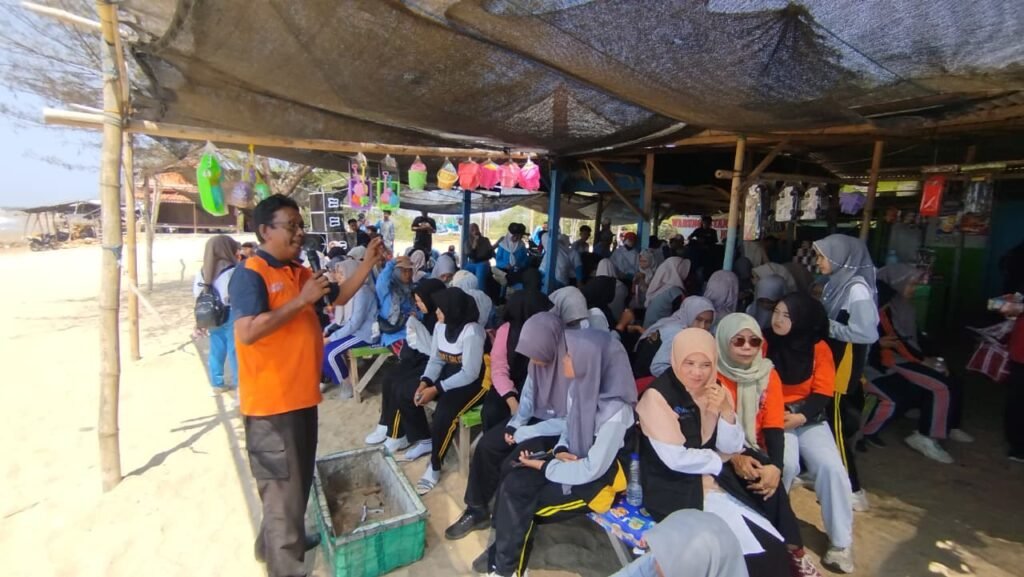 Tingkatkan Kesiapsiagaan, SMAN 1 Galis Pamekasan Gelar Pelatihan Penanggulangan Bencana dan Pertolongan Pertama