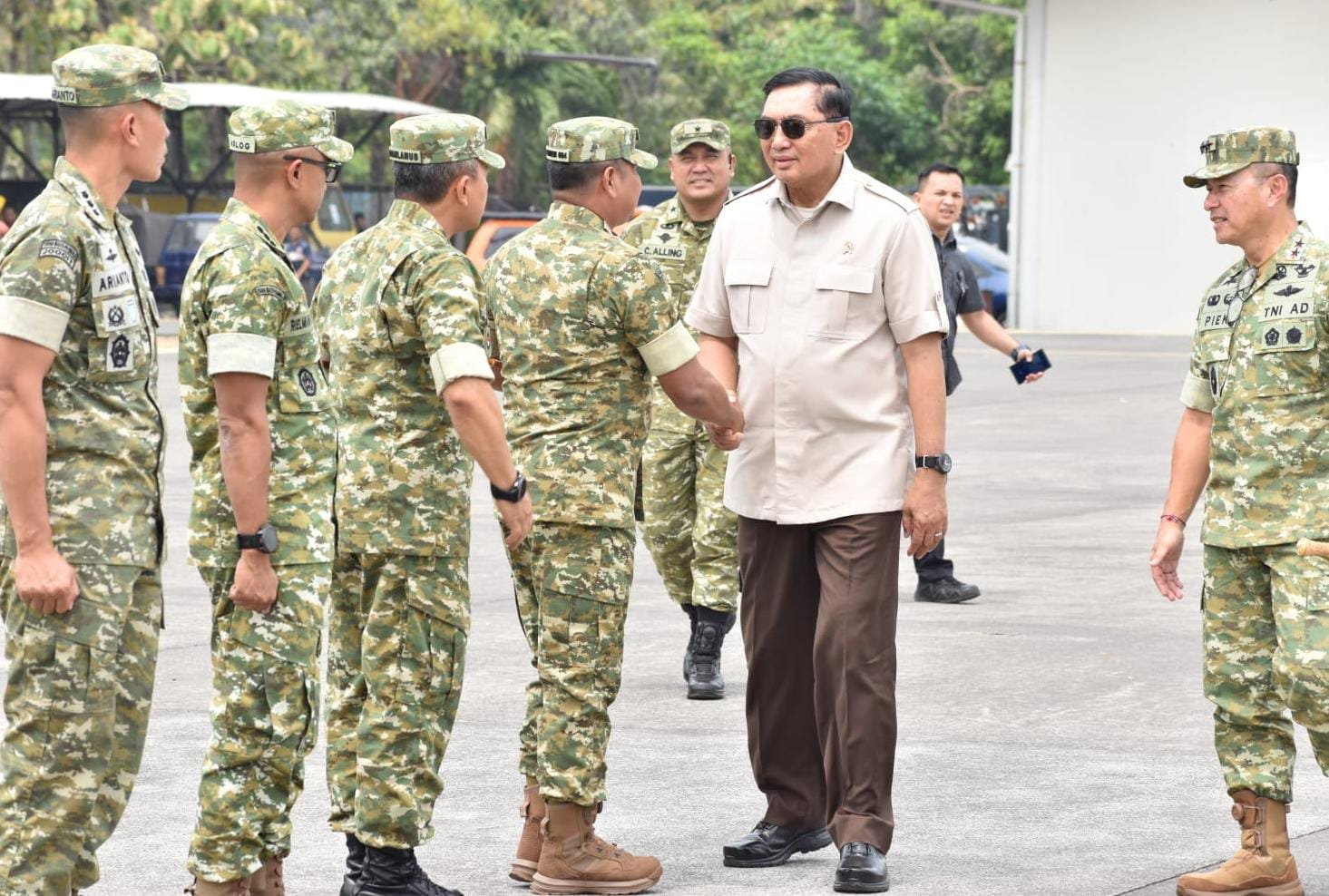 Sambut Menhan RI di Juanda, Danrem 084/Bhaskara Jaya Perkuat Sinergi Pertahanan