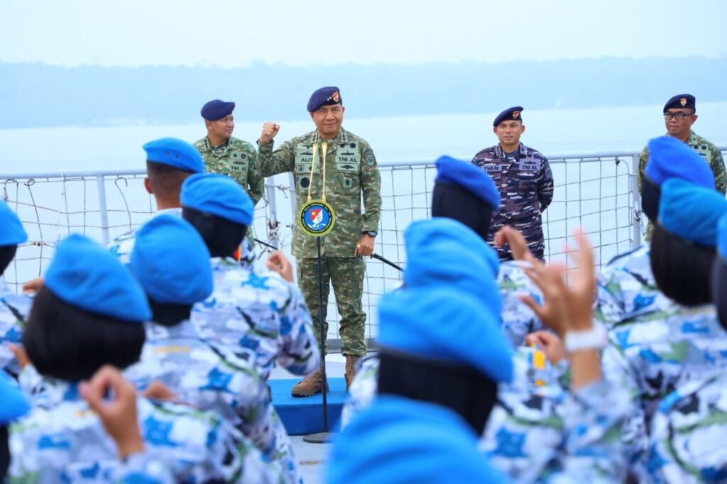 Bangun Karakter dan Semangat Kemaritiman, KRI dr. Suharso-990 Dukung Layar Kebangsaan Siswa SMAN Taruna Nala